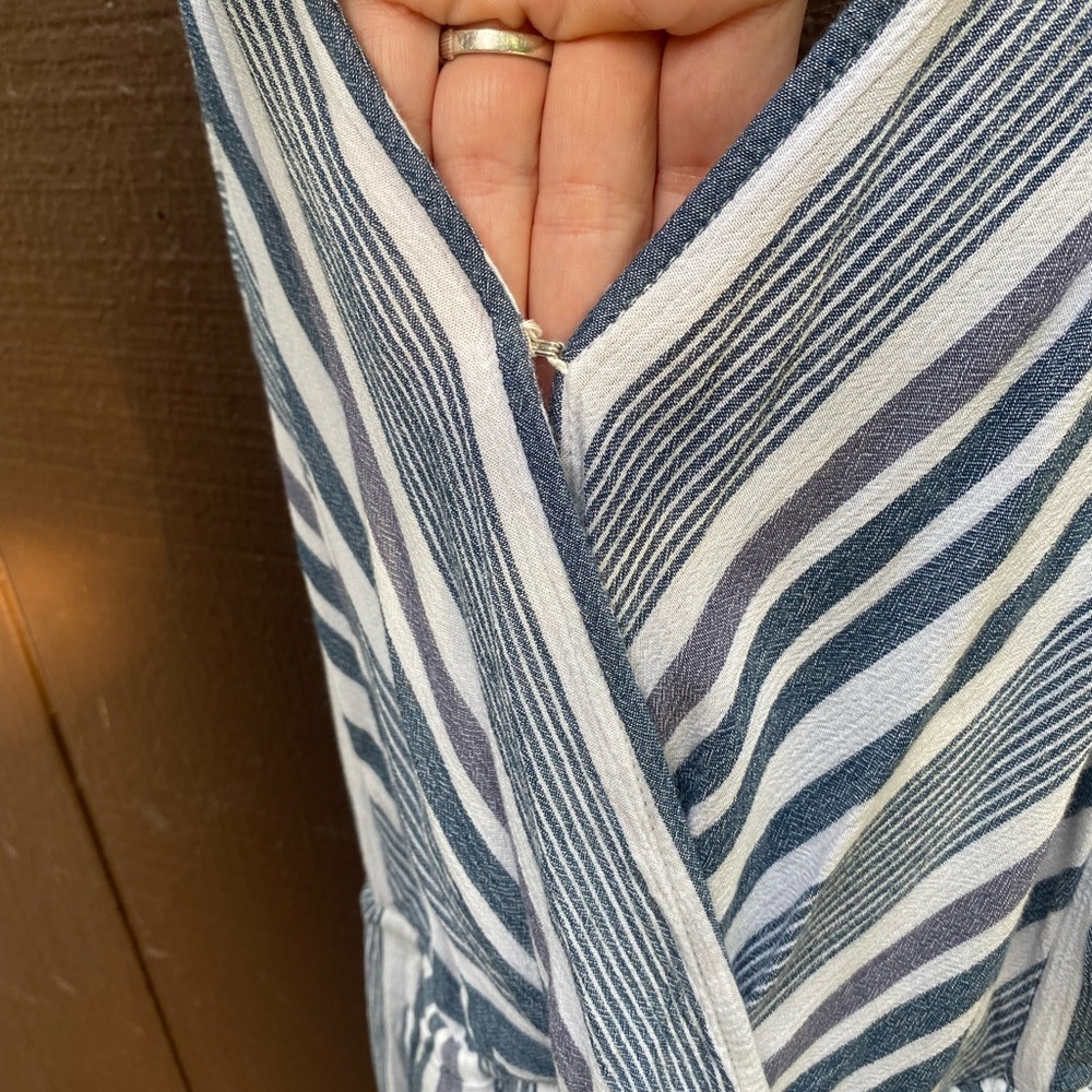 American Eagle navy and white romper - Picture 3 of 4